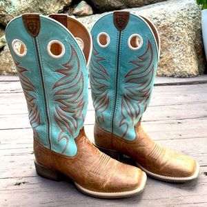 Ariat Square toe Western boot!